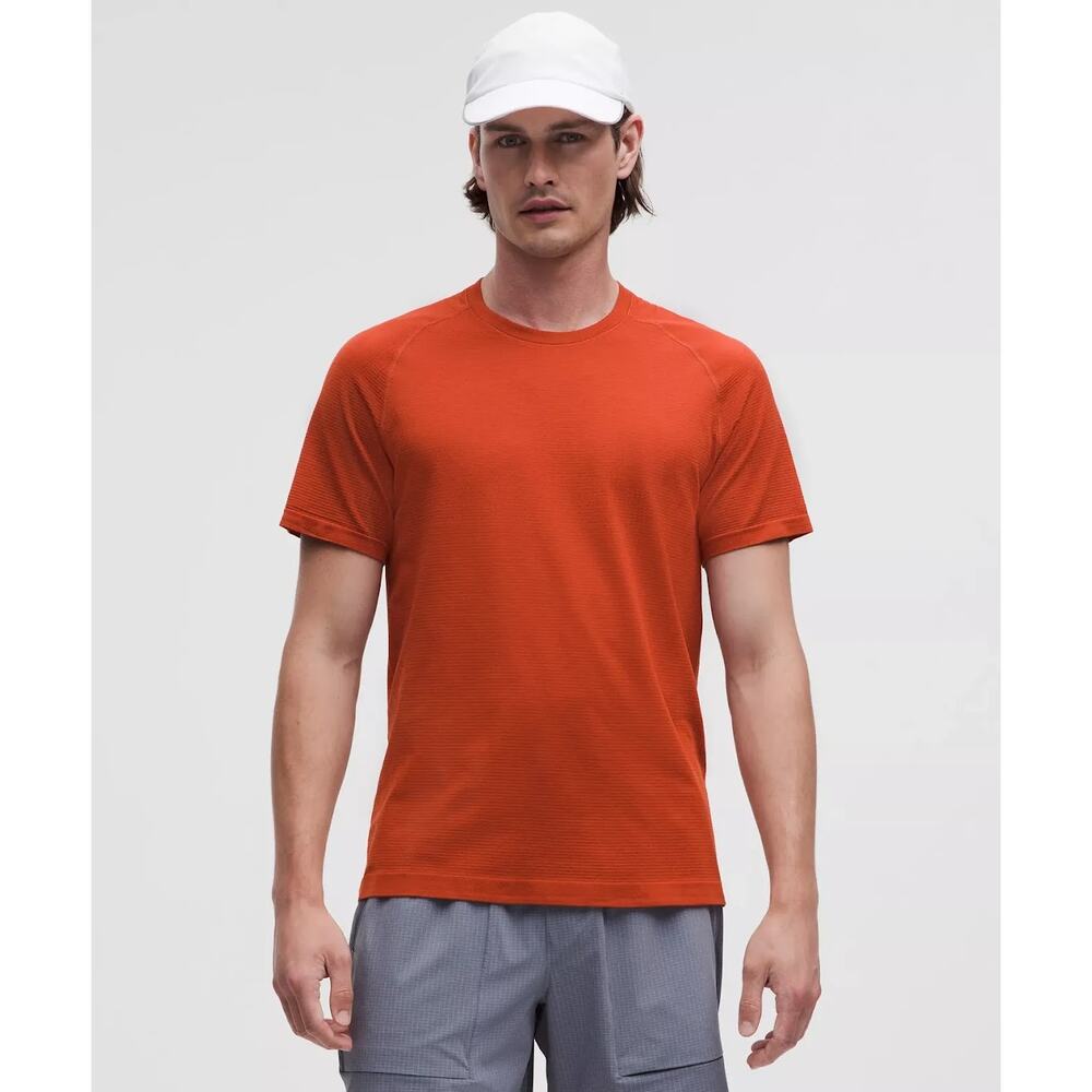 Lululemon Metal Vent Tech‎ Short Sleeve Shirt in Neon Orange - Size L